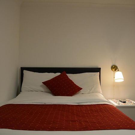 Bow Guest House Reading Bagian luar foto
